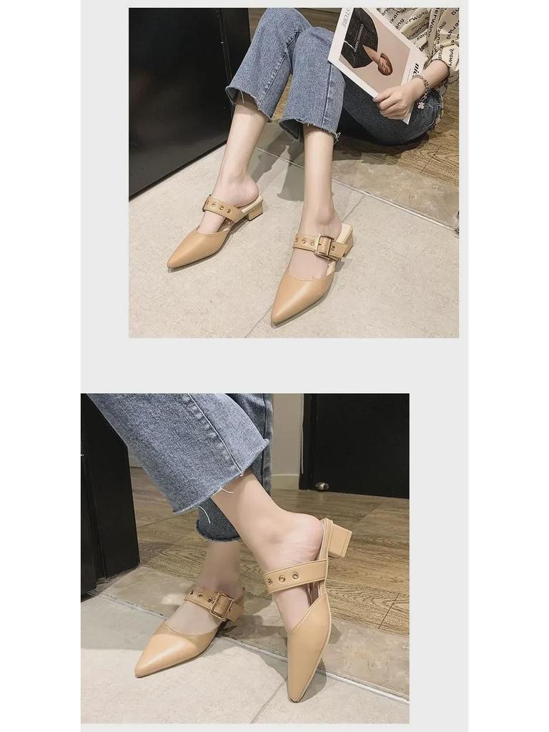 Женские закрытые босоножки-мюли с заклепками и острым носком — толстый каблук, стильные и универсальные тапочки для верхней одежды.