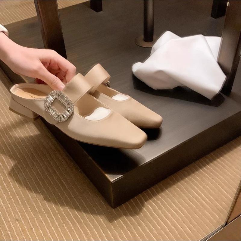 Владелица поместья~ Блестящая бриллиантовая пряжка квадратная голова ширина один символ ремень низкий толстый каблук овчина полусабо женские летние