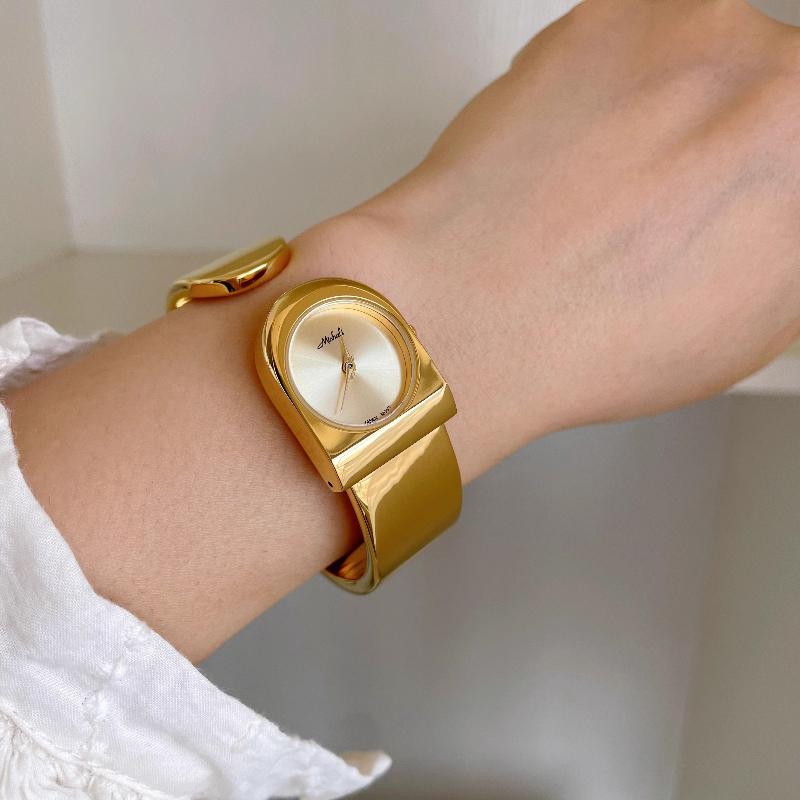 Luxury Women's Watch Unique Clunky-Style Bracelet Watch High-Quality Designer Timepiece Trendy Stainless Steel Watch