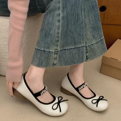 Серебряные туфли на плоской подошве в ретро-британском стиле для женщин, новая весна 2025 года, универсальные туфли Мэри Джейн со светлым носом и юбкой