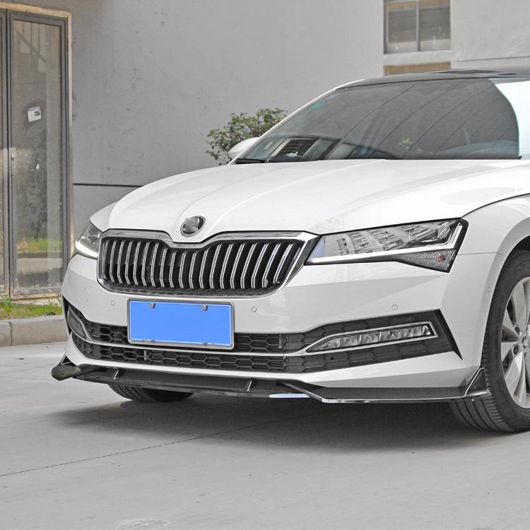 Передний сплиттер и заднее антикрыло для Skoda Octavia/Superb 2018 - Угловые накладки и губа бампера