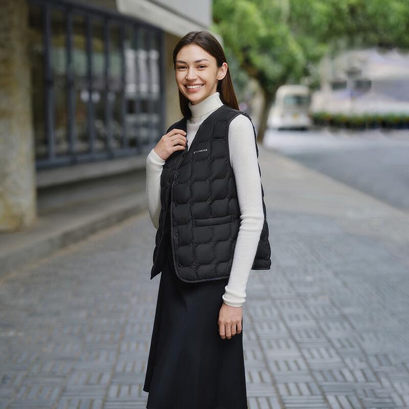 Tambor Women's V-neck Lightweight Down Vest TB5330106A