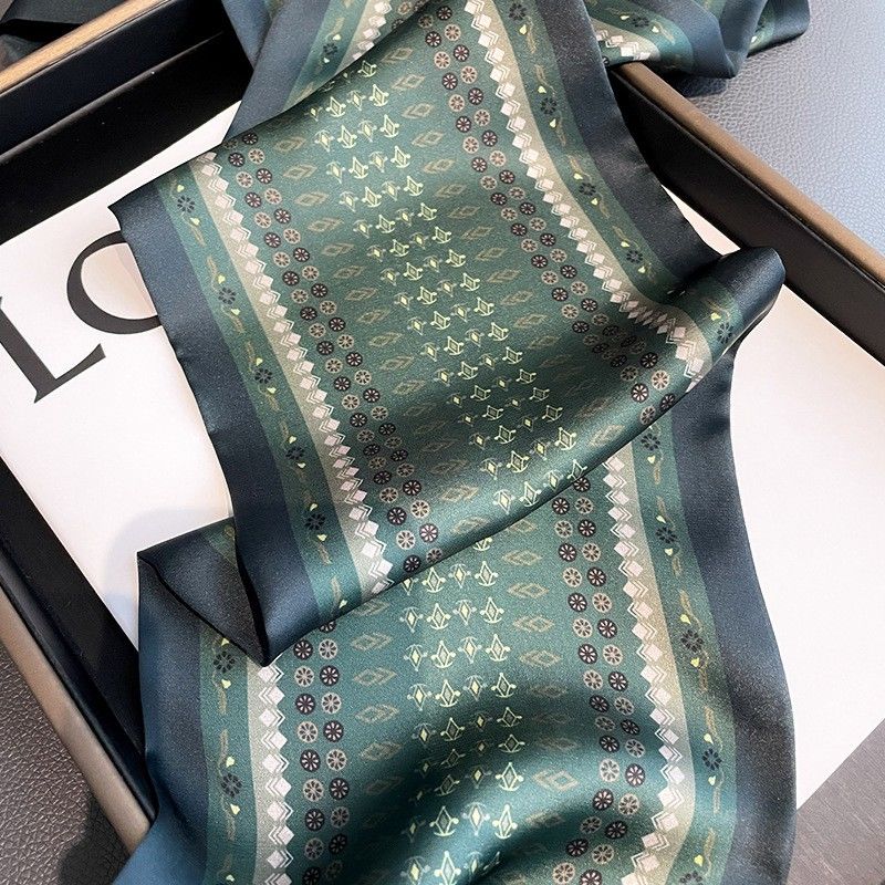 Green Retro Scarf, High-end Decoration, Small Strip Scarf, Women's Fashionable Professional Scarf, Neck Scarf, Headband Scarf