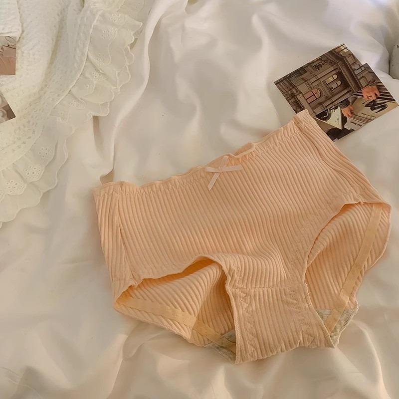 Mid Waist Women's Underwear with Comfortable Breathable Buttocks Wrapped In Pure Cotton Antibacterial Crotch No Trace Large Size Thin Triangle Panties