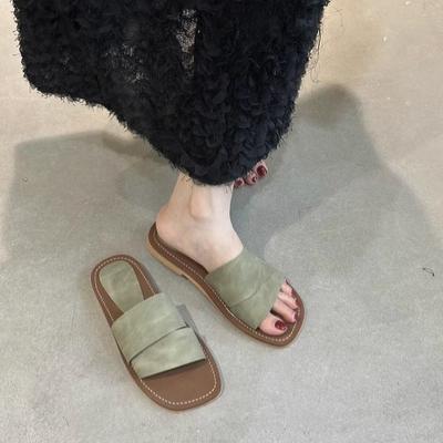 Версия из коровьей кожи ~ ретро нишевый дизайн шлепанцы для женщин для ношения новые пляжные сандалии для летнего отпуска 2025