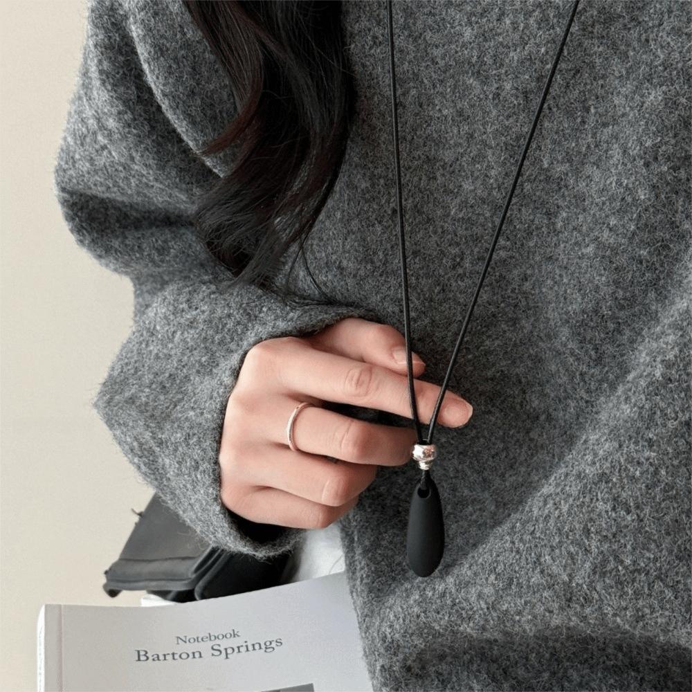 PU Leather Pinecone Pendant Necklace Long Chain Sweater Chain Fashion Rope Chain Necklace Jewelry