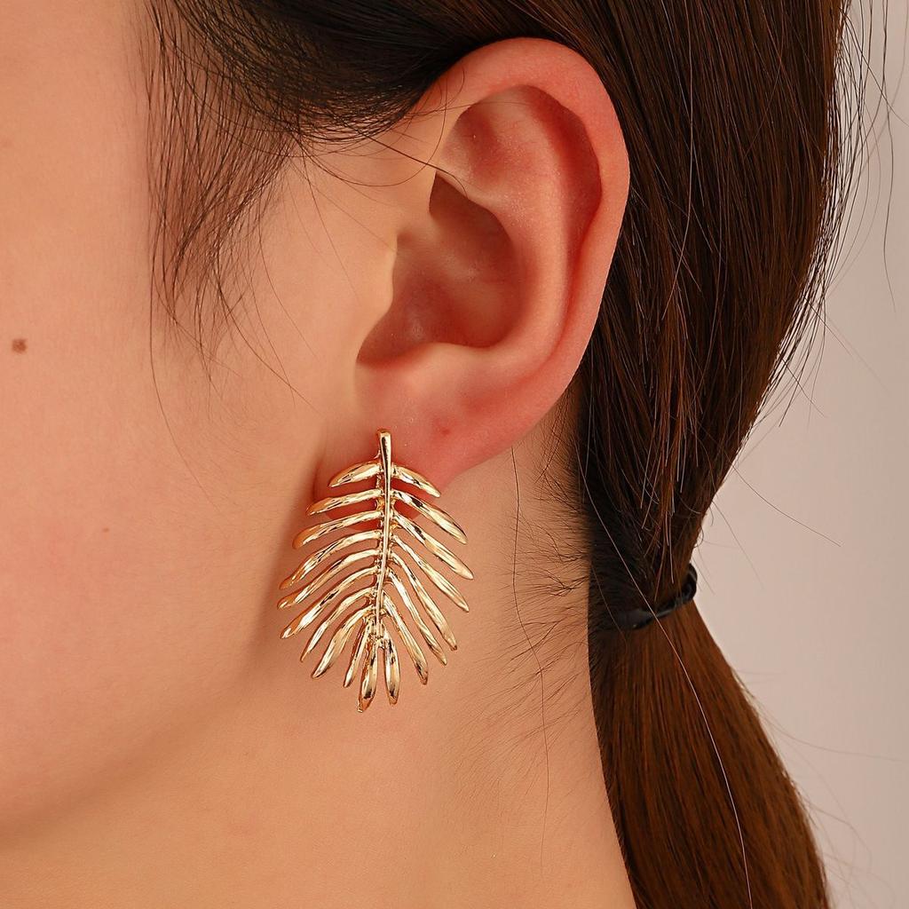 Европейские и американские серьги из сплава в стиле холодного ветра, женские ретро серьги в виде листьев, трансграничная бижутерия, модные серьги женские
