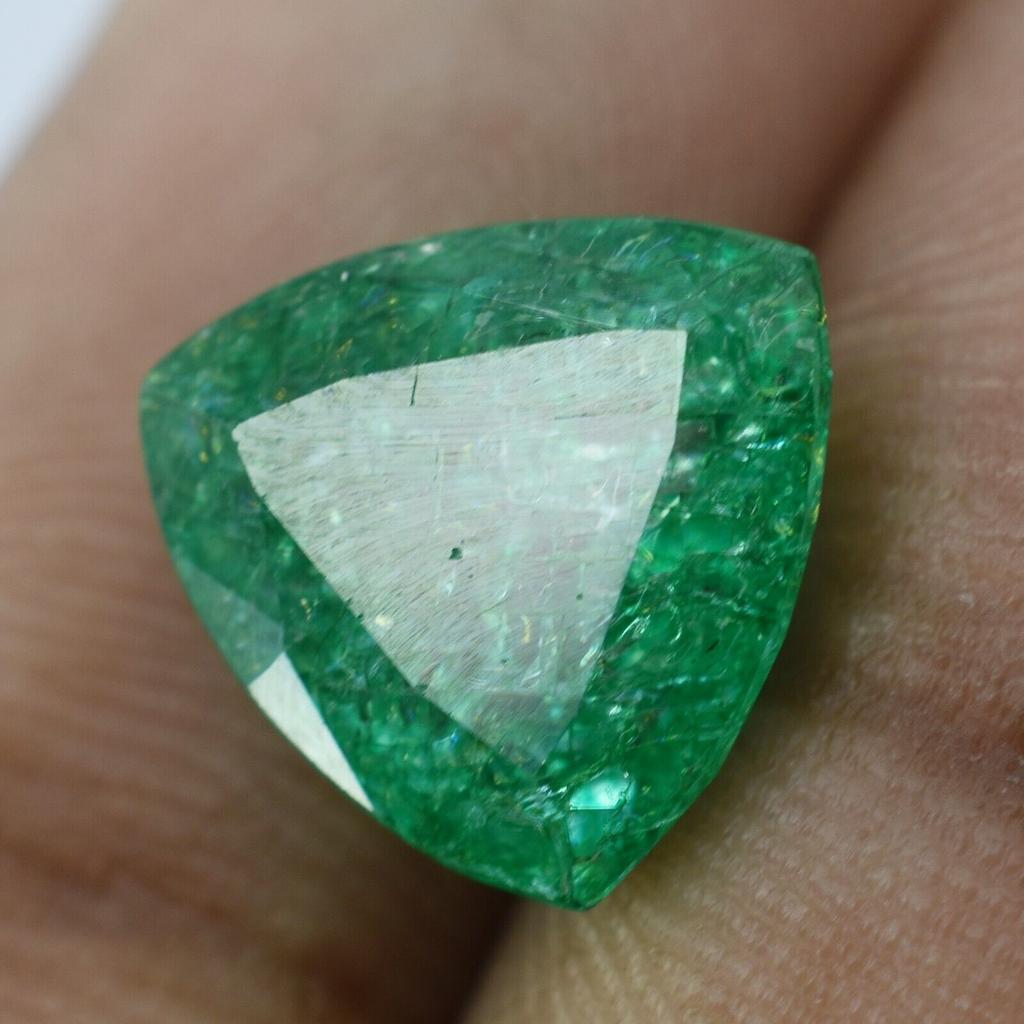 Natural Green Emerald Loose Gemstone Trillion Shape 6 ct for Jewelry Making and Gem Collections
