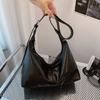 Casual Soft Surface Large Capacity Bag Women'S Fashion Commuter Shoulder Tote Bag Versatile Messenger Dumpling Bag