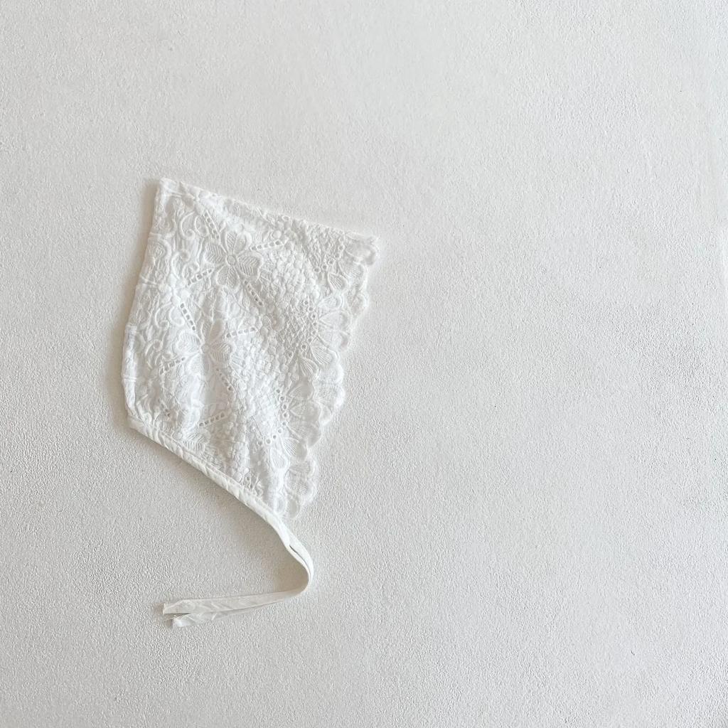 Весна-лето, кружевная цветочная шапочка для новорожденных мальчиков и девочек, элегантная белая шапочка принцессы для малышей, мягкий хлопковый реквизит для детской фотосъемки