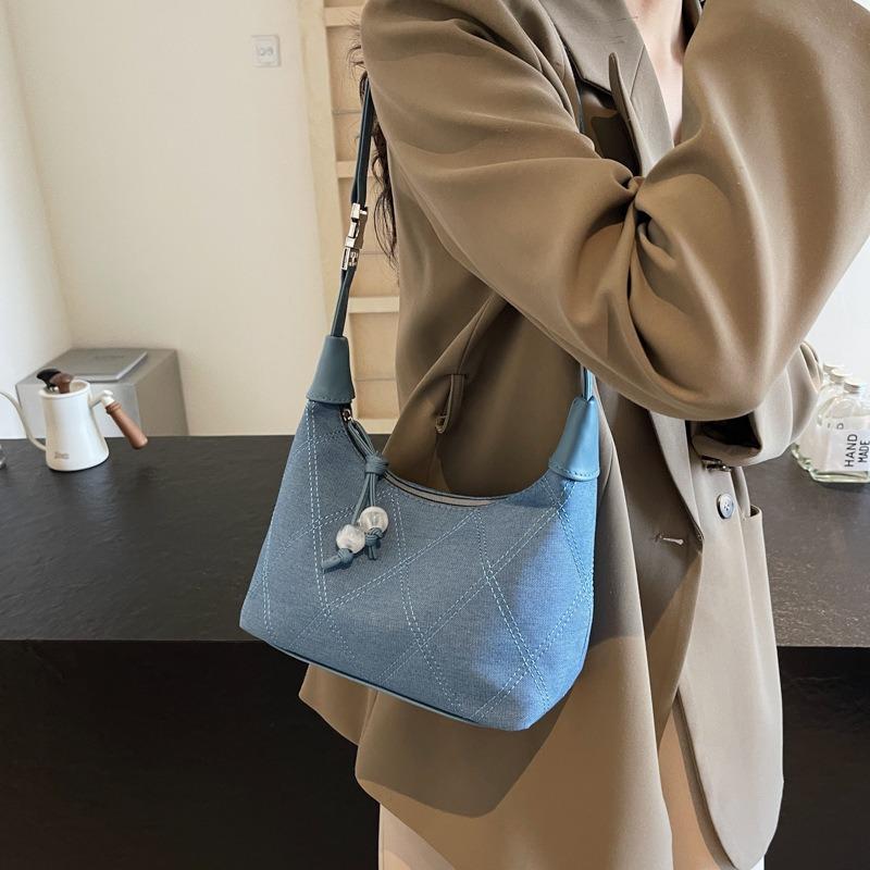 Summer Popular Simple and Beautiful Handbag Women's New Fashion Shoulder Crescent Bag Personalized Messenger Bag