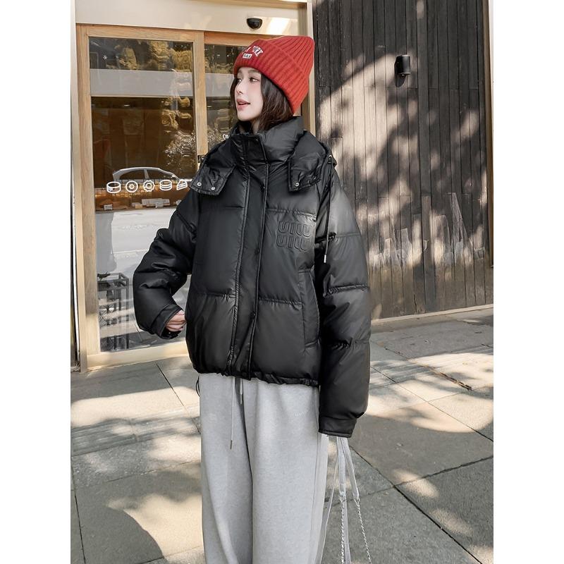 Не требующая стирки короткая пуховая куртка из ПУ кожи с лейблом, женская зимняя новинка, одежда-хлеб, короткое стеганое пальто