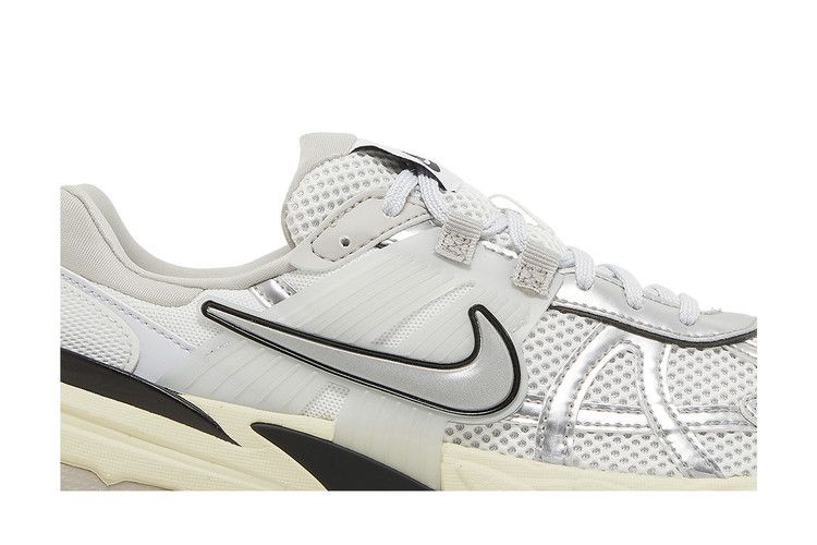 Nike V2K Run Белый металлик/Серебристый (Женский)
