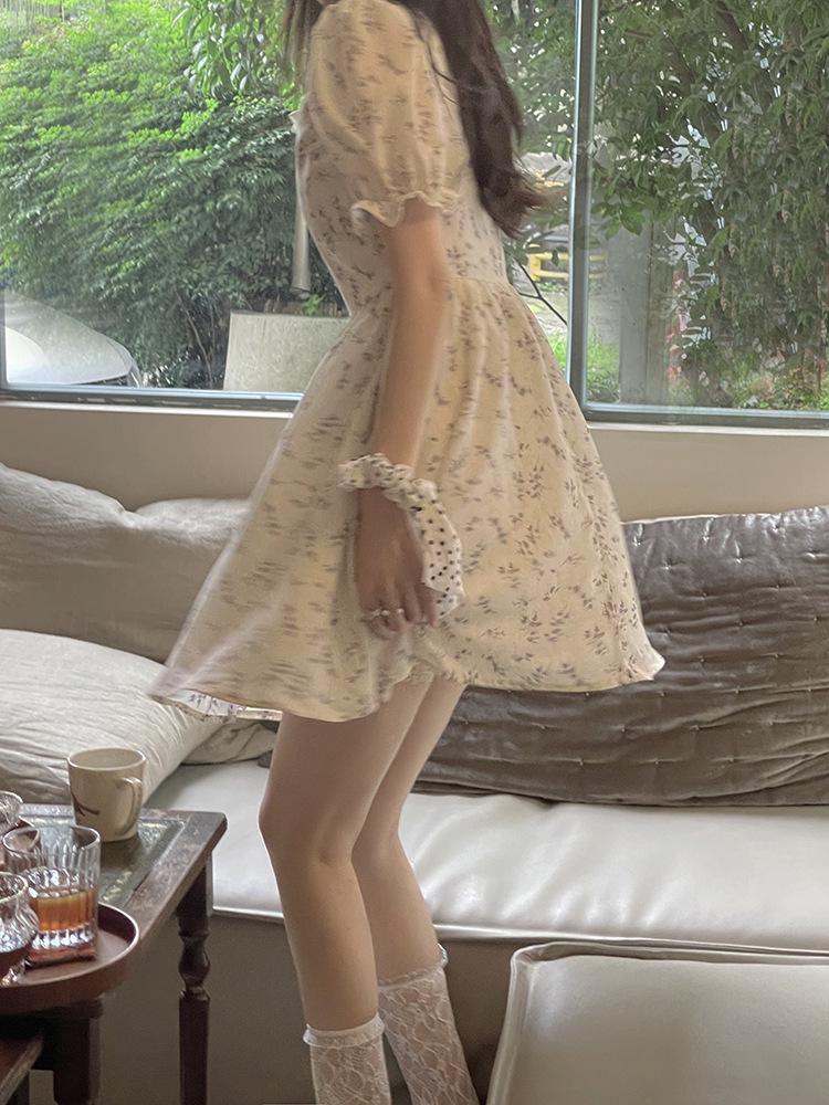 Летнее французское платье с цветочным принтом и пышными рукавами для женщин