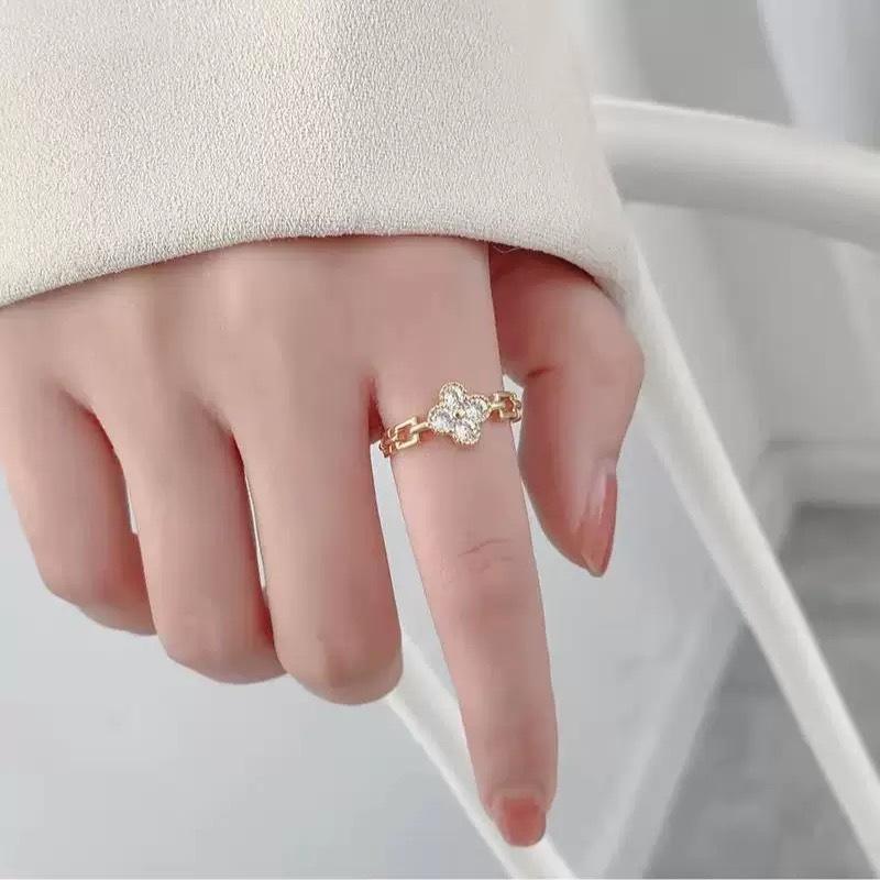 New High-level Sense of Fashion Light Luxury Zirconia Four-leaf Clover Ring Versatile Lucky Grass Open Finger Ring Female
