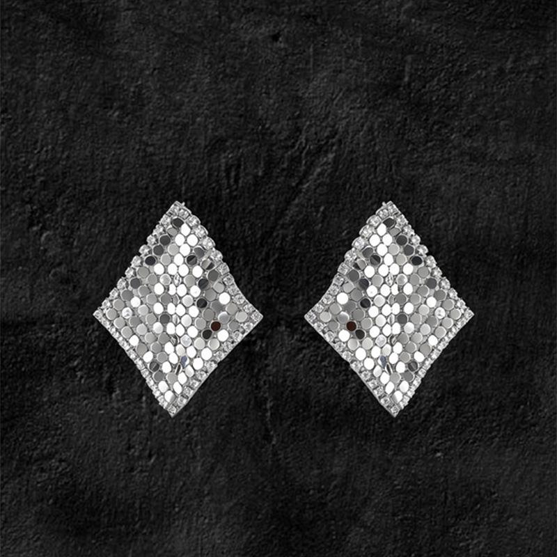 Серебряные серьги-гвоздики с позолотой, цирконием и кисточкой в форме ромба - Элегантные высококачественные украшения для женщин
