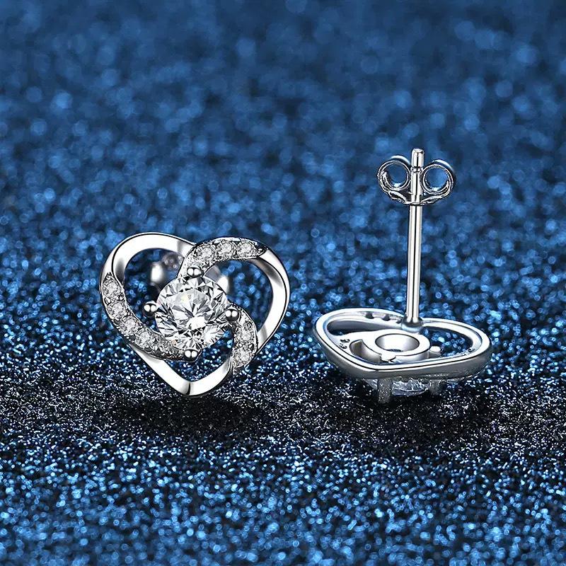 Серьги-гвоздики «Вечное Сердце» с цирконами – Элегантный полый дизайн, Европейская и Американская мода