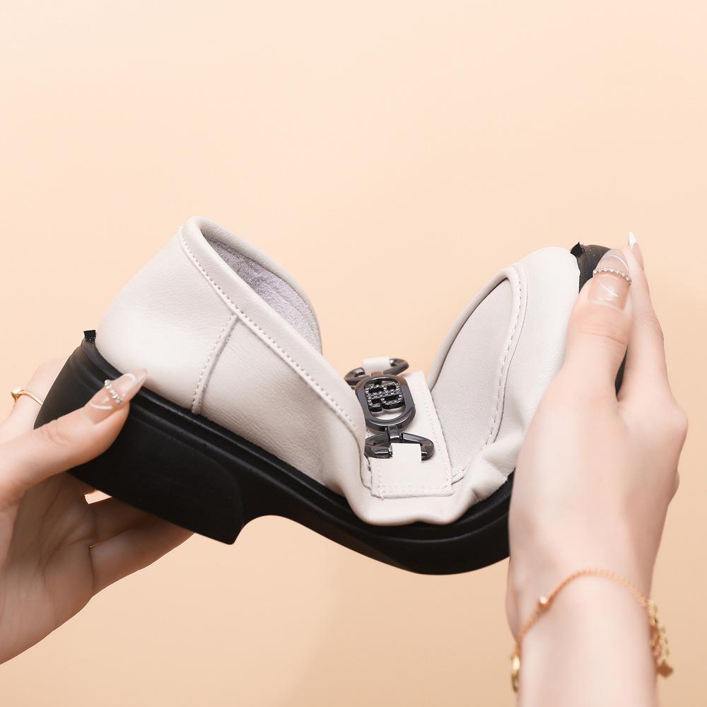 Лоферы на толстой подошве в британском стиле, женские, весна-лето, новые, с металлической пряжкой, на толстом каблуке, из маленькой кожи, на мягкой подошве, ретро, туфли-однопедальки женские