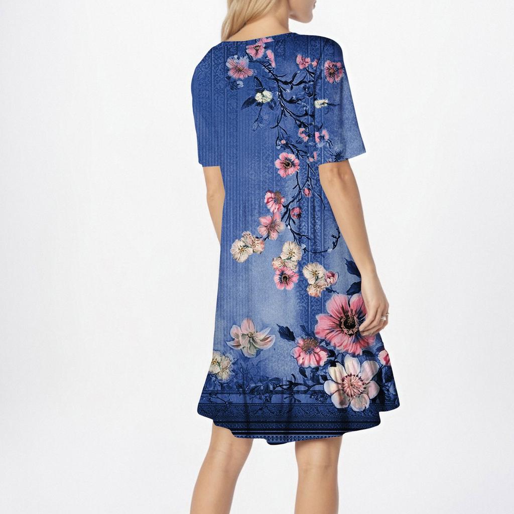 Женское повседневное платье с круглым вырезом и короткими рукавами. Платье со свободной талией и складками. Платье с складками на талии.