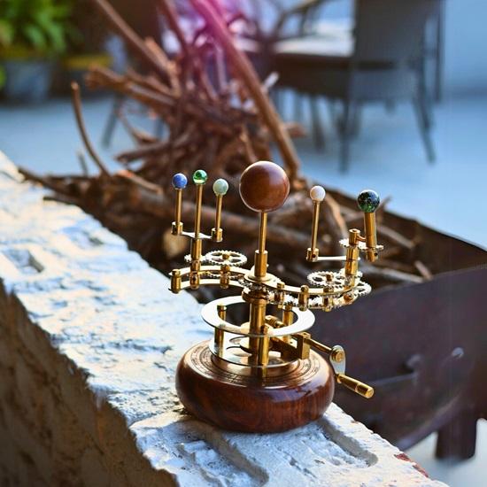 25.4 Cm Brass Orrery a Luxury Art Piece for Book Shelves, Functional Model of Solar System