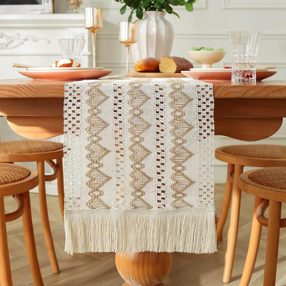 Nordic Style Bohemian Table Runner Diamond Pattern with Tassel Table Cover Cotton and Linen Rustic Christmas Table Cloth
