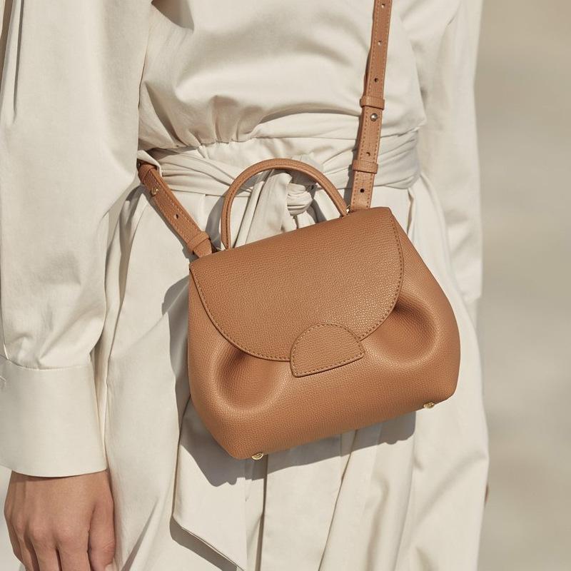 Сумка из кожи на голову Франция Niche Design Light Luxury Leather New Commuter Hundreds Crossbody Bags для женщин Дизайнерская сумка