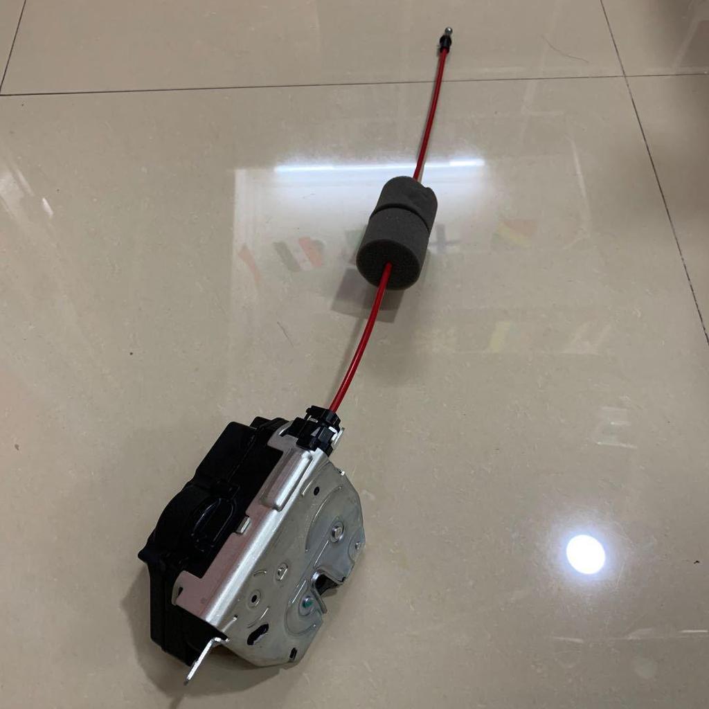 Задний привод замка багажника для Mercedes-Benz W164, номер детали 1647400635.