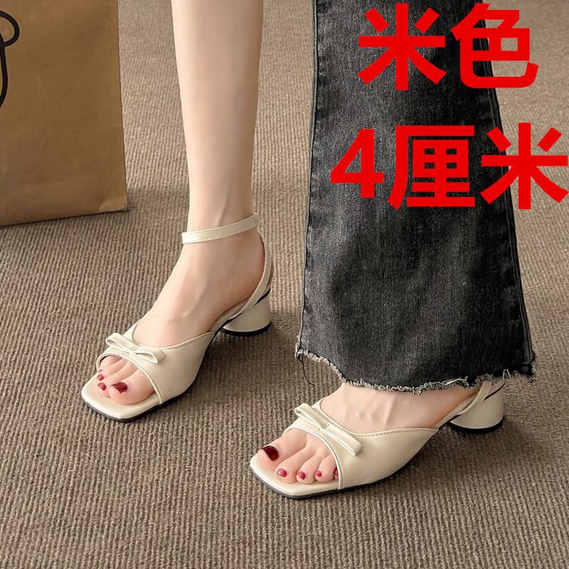 Французский вечерний ветер толстый каблук крутые тапочки женские летние носить высокое чувство 2024 новый сказочный стиль модные сандалии на ремешках женские