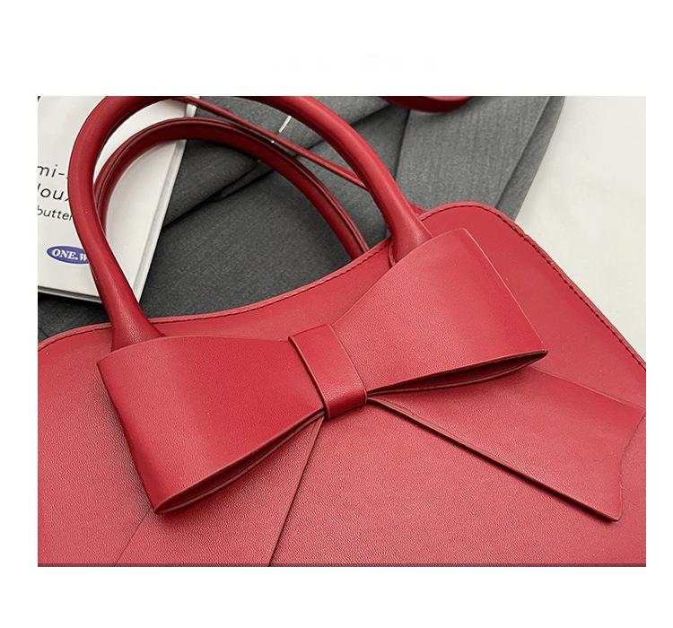 Bride's Wedding Banquet Handbag Women Autumn Winter New Red Versatile Crossbody Bags Temperament Commuter Shoulder Bag