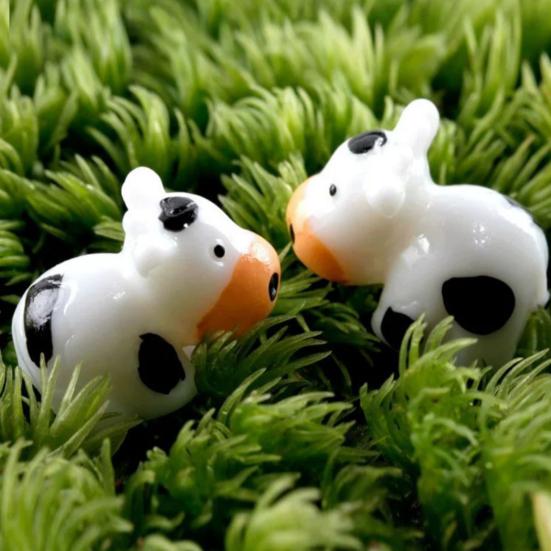 40 шт., миниатюрные фигурки коровы из смолы, яркий внешний вид, мини-статуи коровы, милые садовые украшения в виде коровы, модель животных