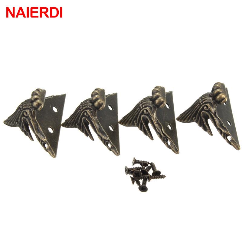 Антикварный угол для столов