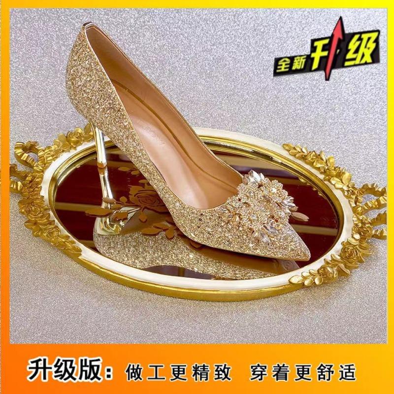 Блестящие женские свадебные туфли-лодочки на высоком каблуке с острым носком, новинка весны, украшенные жемчугом, модная женская обувь для банкета, сандалии