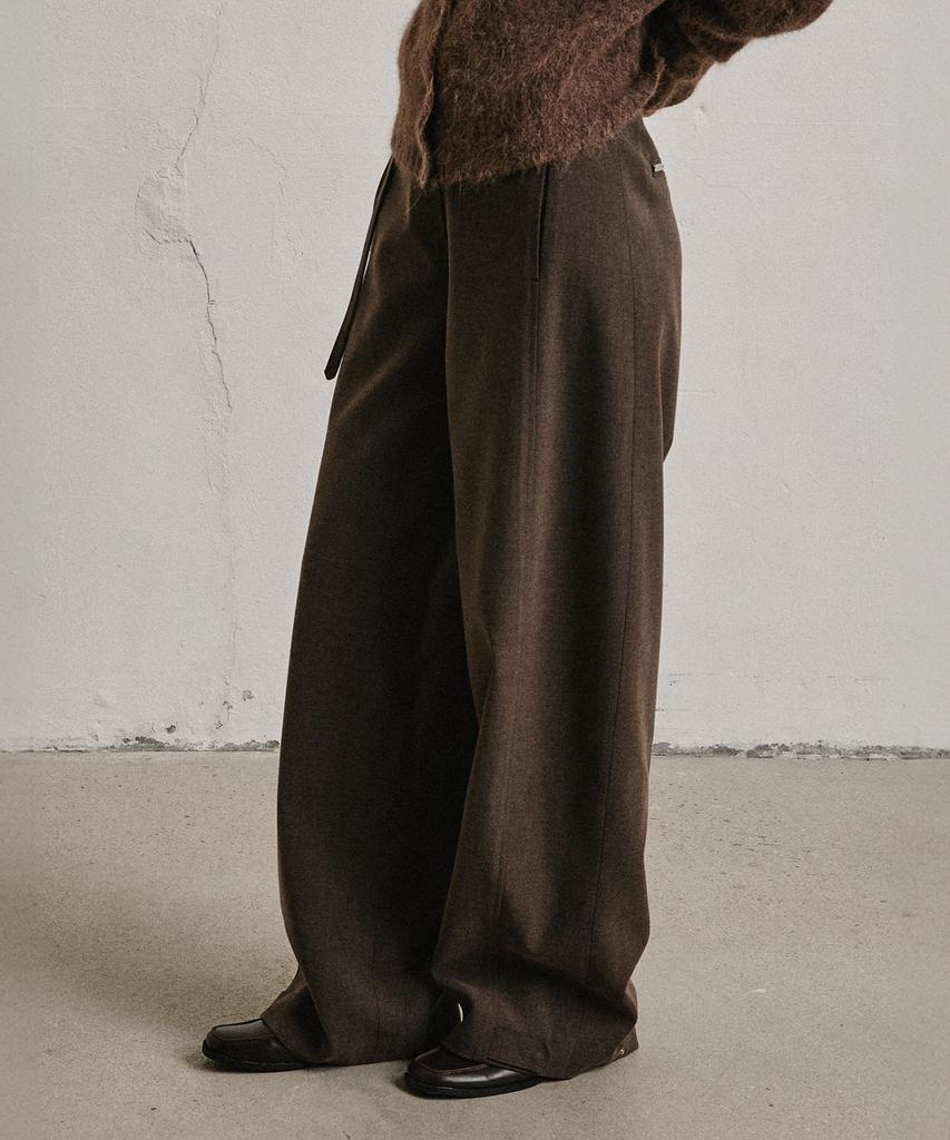 ARTID Flow Wool Belted Curved Slacks_Brown