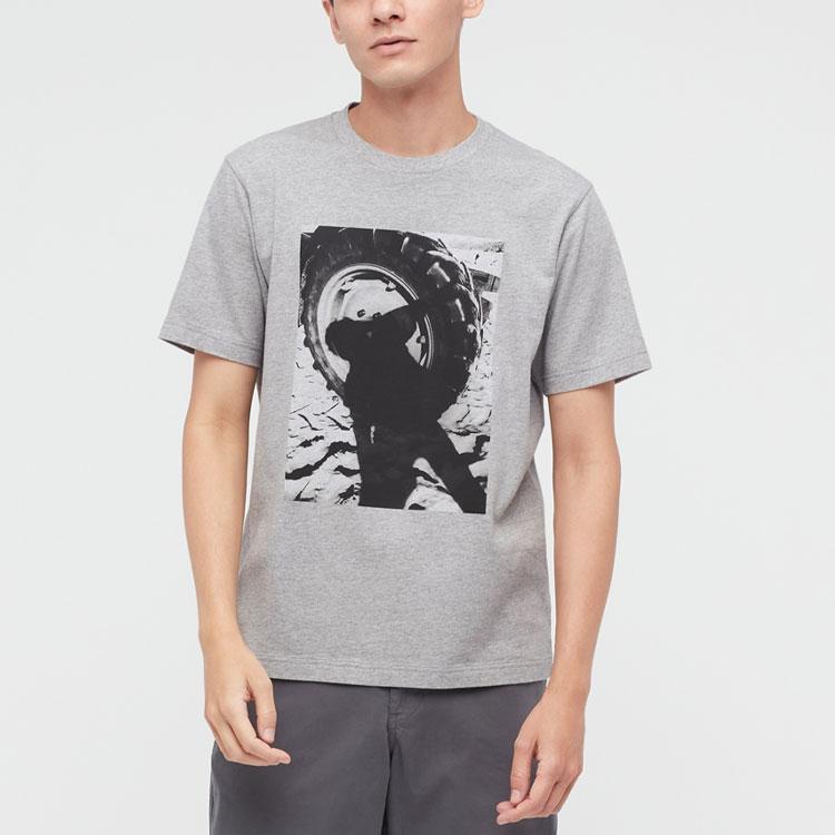 Uniqlo Мужская/Женская футболка с коротким рукавом UT Photo Print Дайдо Морияма Серый 441168-03