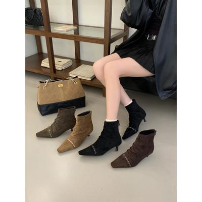 Корейская версия остроносых замшевых плиссированных модных коротких ботинок на молнии для ношения осенью и зимой, модные ботильоны на низком каблуке, короткие ботинки для женщин