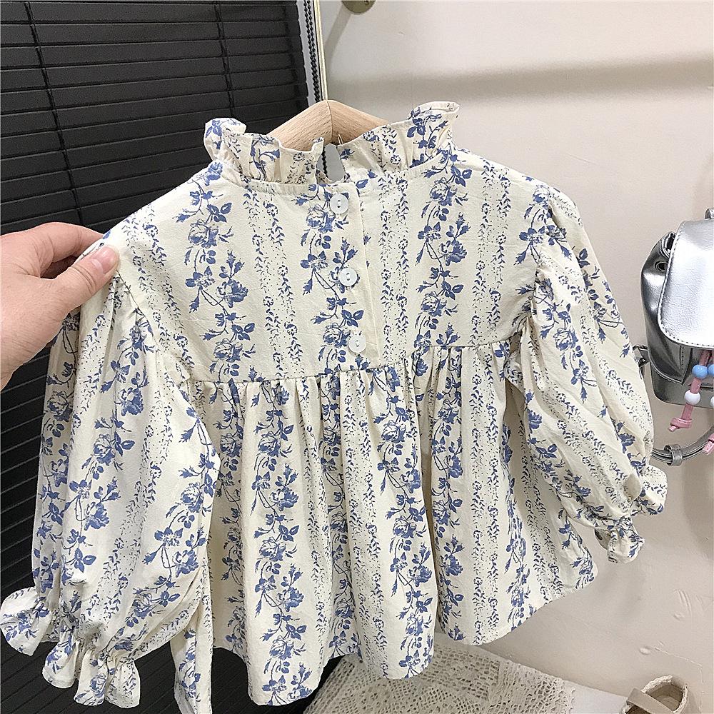 Корейская блузка с цветочным принтом и расклешенные джинсы - Наряд 'Бэби Долл' для весны/осени