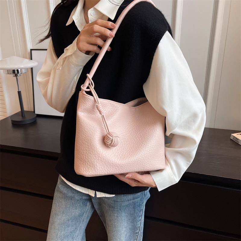 IELGY Large-capacity Simple and Versatile Portable Shoulder Bag, Popular Texture Korean Bucket Bag