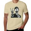 Jarvis Cocker Outline V Sign Sketch with Autograph and Background -Iconic Jarvis Moment T-Shirt plain t shirt men