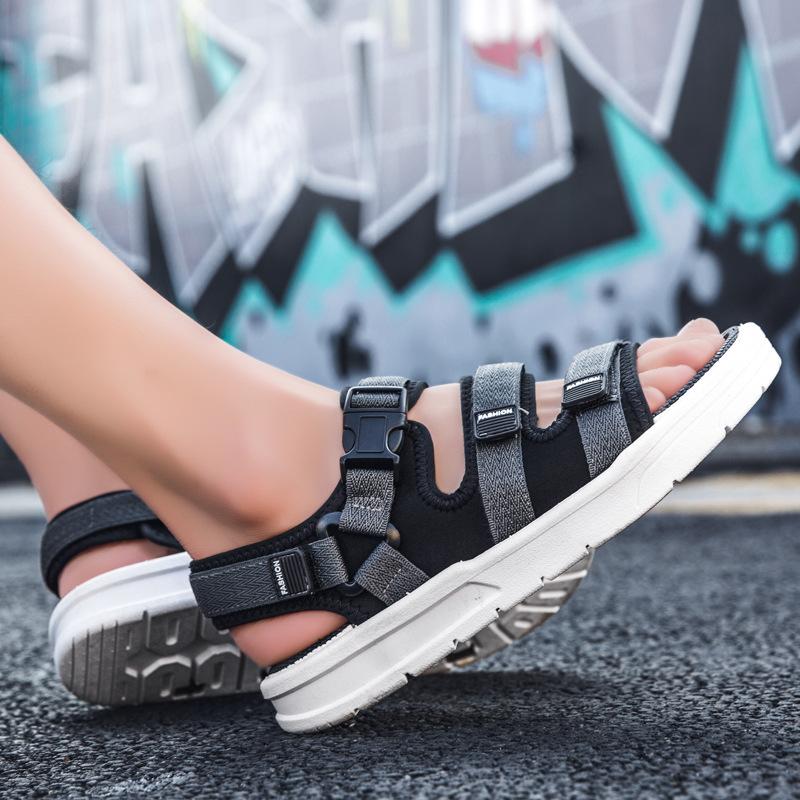 Летние новые сандалии мужские студенческие трендовые пляжные туфли спортивные с открытым носком крутые шлепанцы мужская обувь нескользящие повседневные