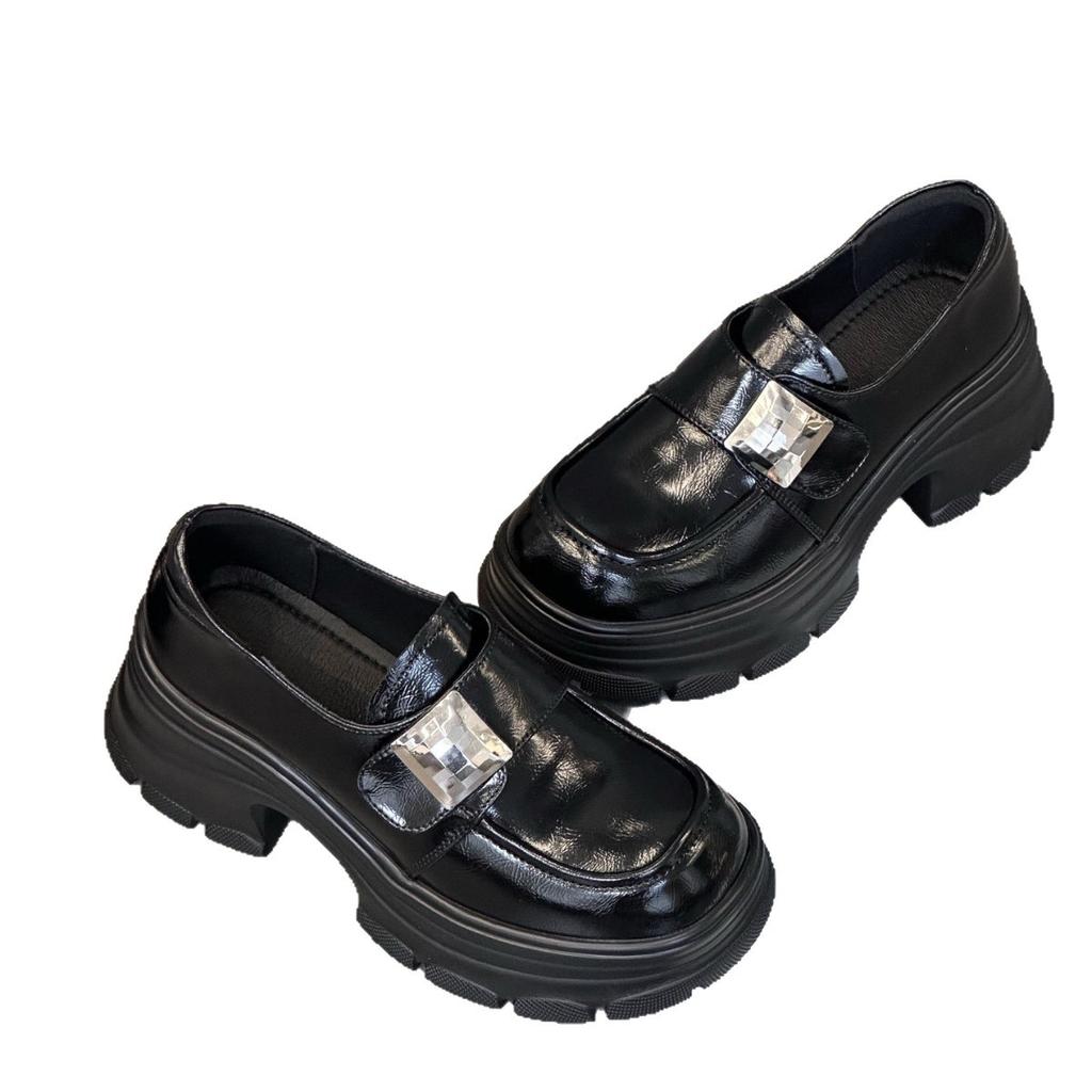 Лоферы женские 2025 новая мода универсальные толстая подошва увеличивающие рост легкие мягкая подошва шнуровка нишевые одинарные туфли маленькие кожаные туфли