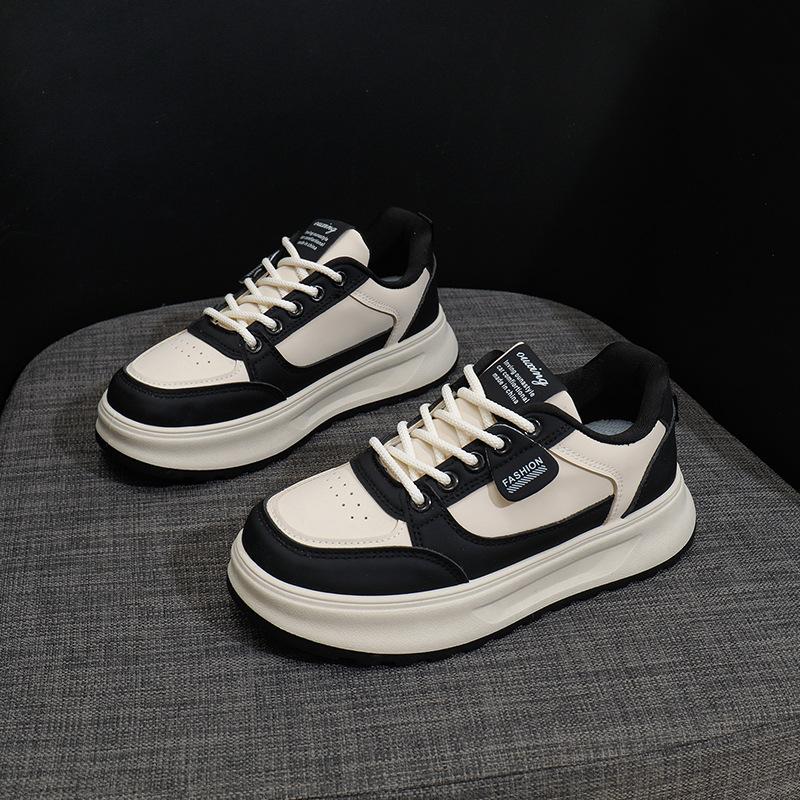 2025 весна маленькие белые туфли новая корейская версия женские студенческие туфли на платформе с увеличенным ростом спортивная обувь для сноуборда повседневная уличная съемка Q5615