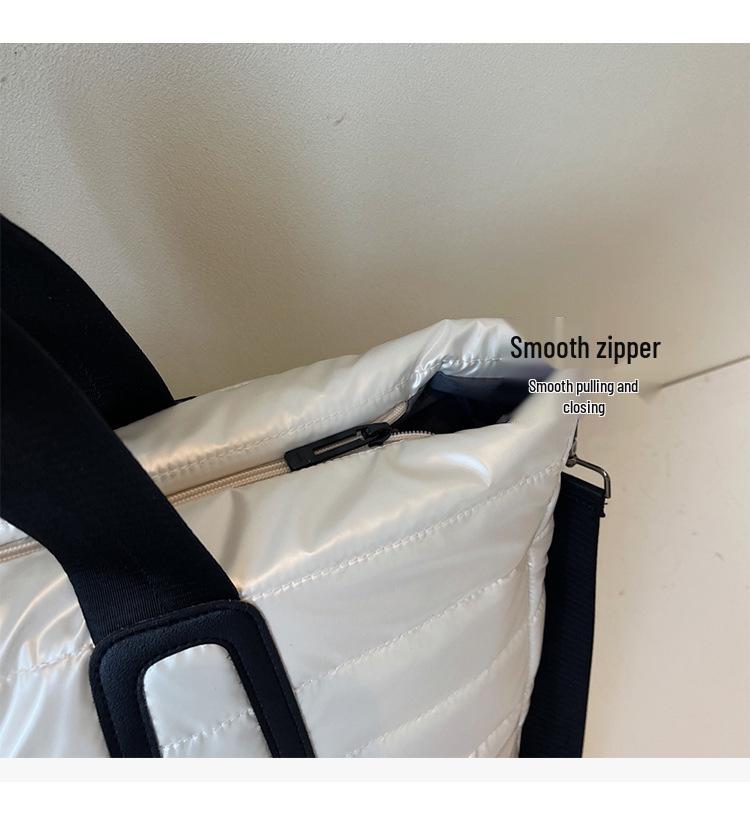 Теплая вышитая большая сумка через плечо для спортзала с разделением на влажную и сухую зоны