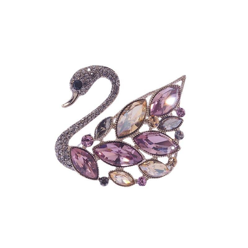 Swan Brooch Female Imitation Crystal Animal Brooch Atmospheric Anti-Light Pin Suit Accessories
