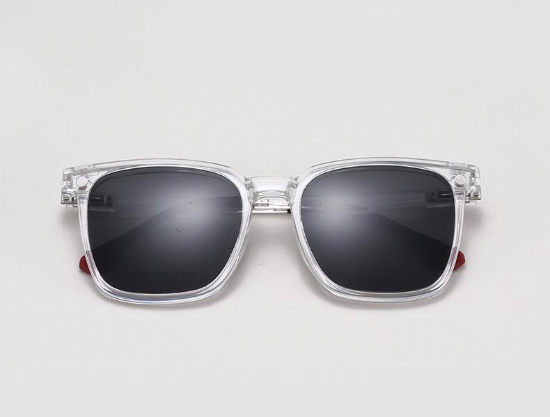 TJ2190 Unisex Three-in-One Magnetic Polarized Clip-on Sunglasses Set