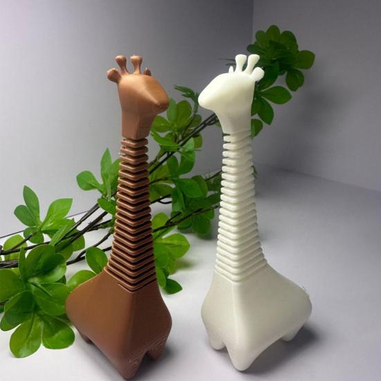 3D Printed Giraffe Figurine Small Shaking Head Giraffe Desktop Ornament for Stress Relief Home Office