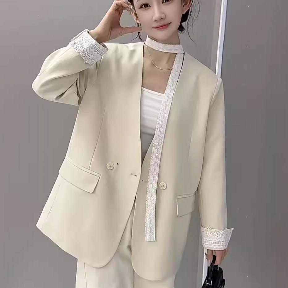 Женский пиджак-костюм с V-образным вырезом и кружевной отделкой - Весна 2025, Высококлассный европейский стиль, Повседневный топ