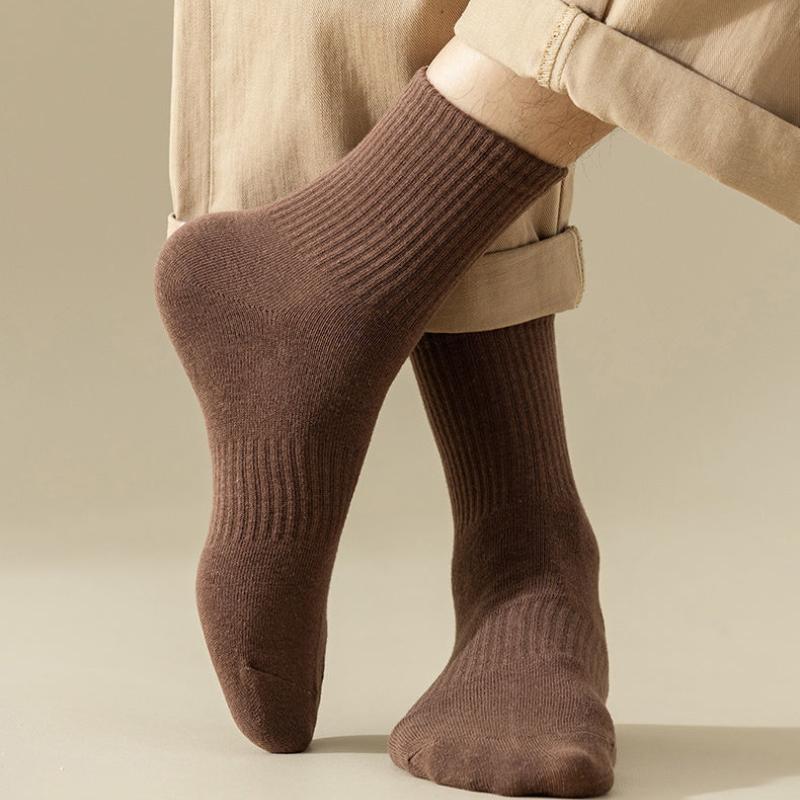 Autumn and Winter Men's Solid Color Mid-tube Socks Deodorant Sweat-absorbent Sports Socks High Socks