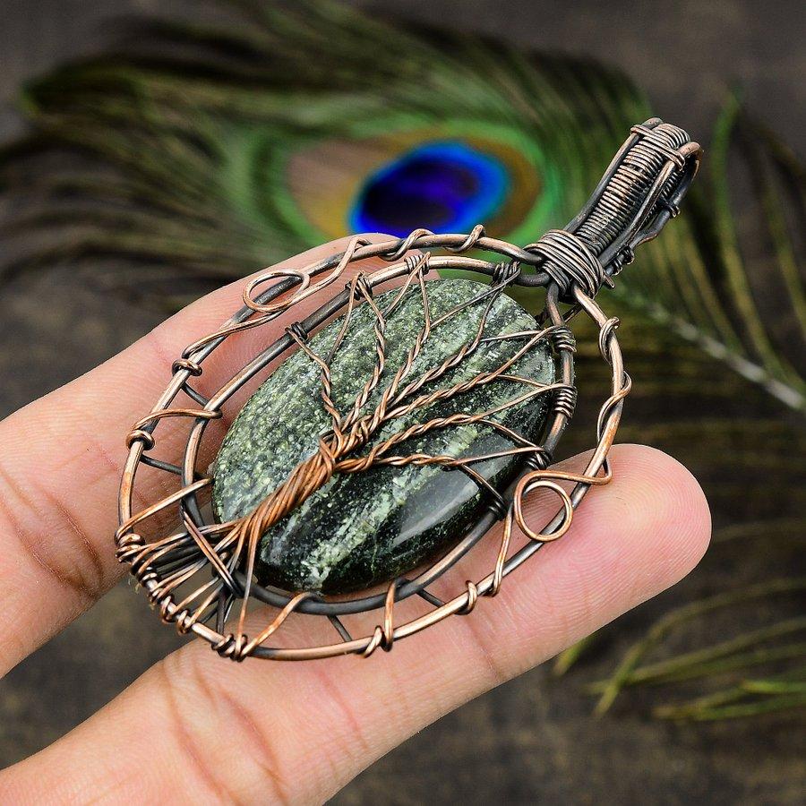 Зеленый опал с полосами Медная проволока Обертка Ювелирное изделие Кулон 3,31"