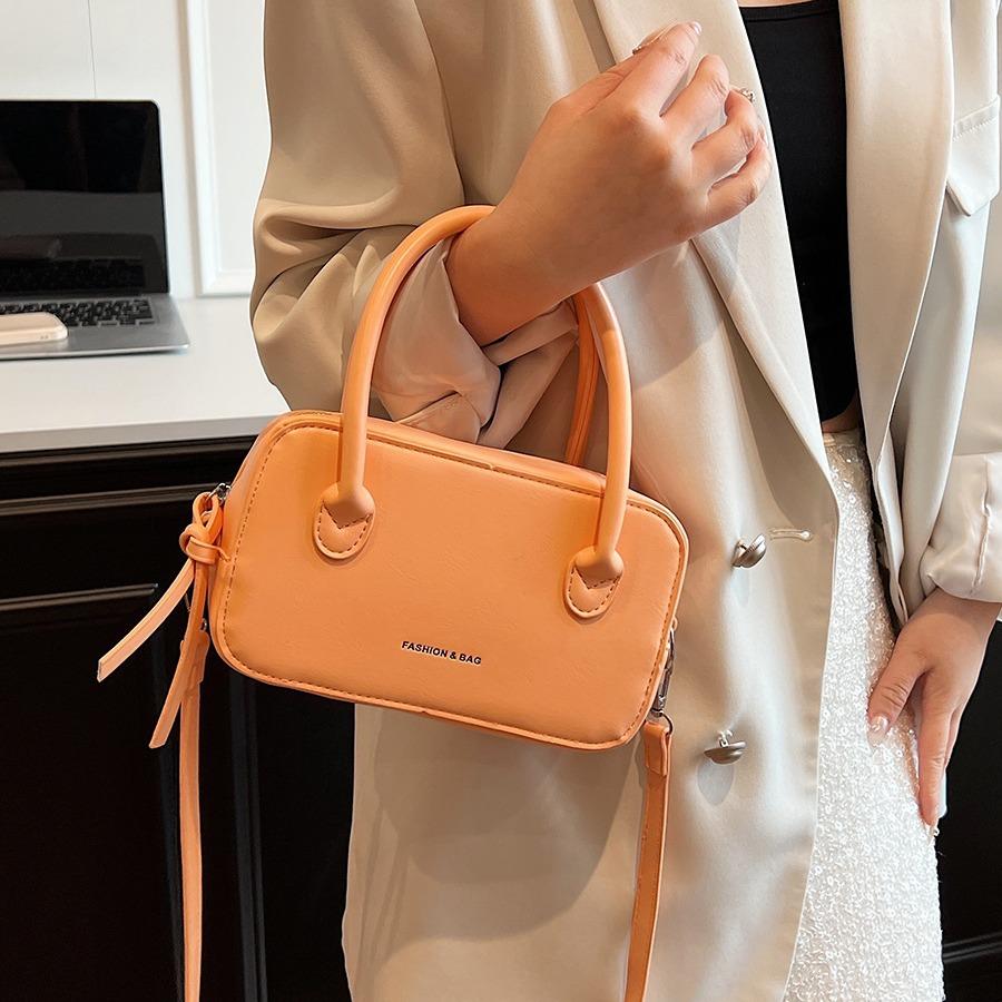 Маленькая квадратная французская сумка кроссбоди на плечо для женщин, простая и популярная сумка на плечо, новинка