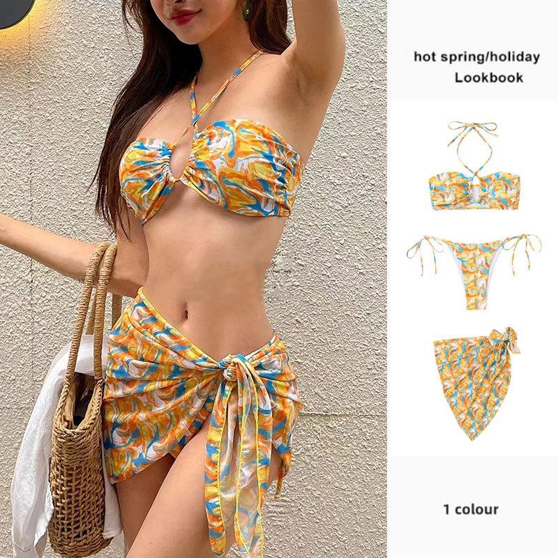 Small fresh floral tube top bikini exposed swimsuit female sexy strap three-point split Sanya vacation seaside
